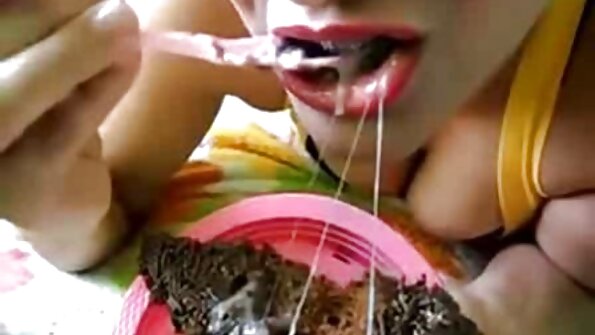 סינדי קאפקייקס אוהבת להשוויץ בתחת העגול שלה! בסרטון הזה היא קופצת מעלה סקס חינם ישראלים ומטה על טרמפולינה לבושה כתלמידה שובבה.